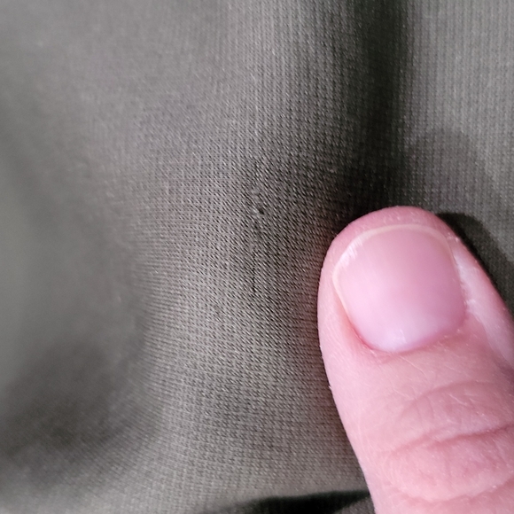 NWT size L Under Armour 1/4 zip pullover - Picture 10 of 11